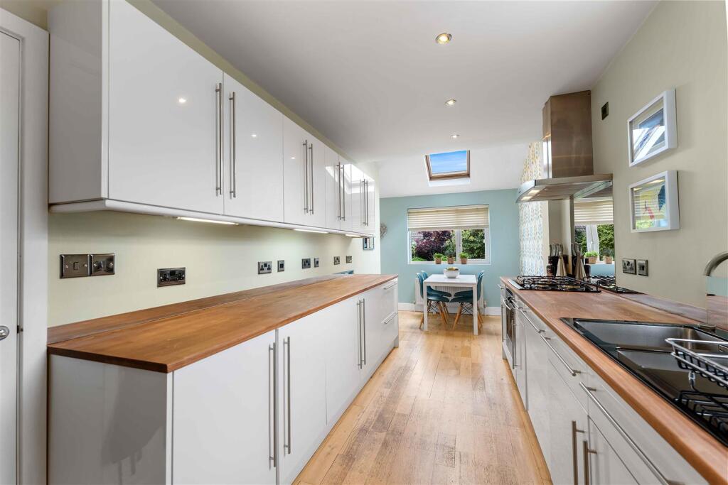 5 Banks Crescent-06.jpg