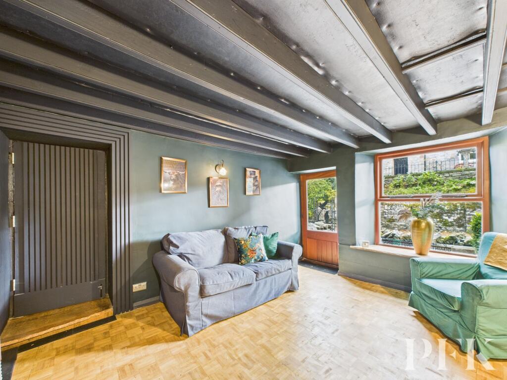 2 Midtown - Living Room