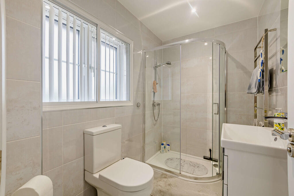 8654798-interior2...