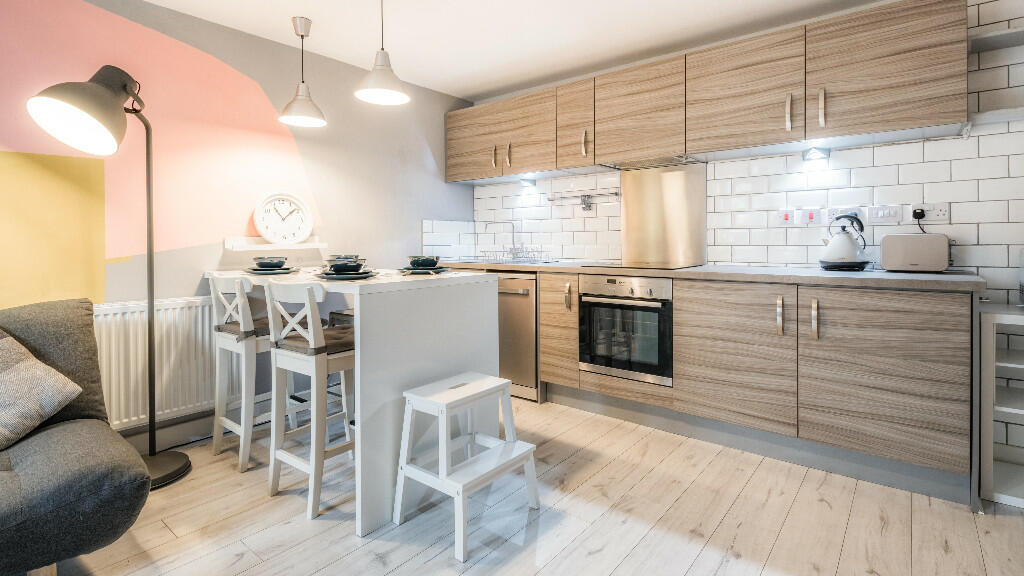 Kitchen / Dining