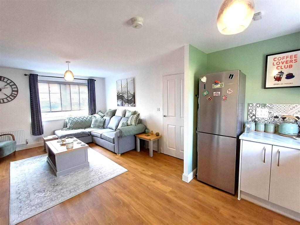 Open Plan Lounge/Kitchen