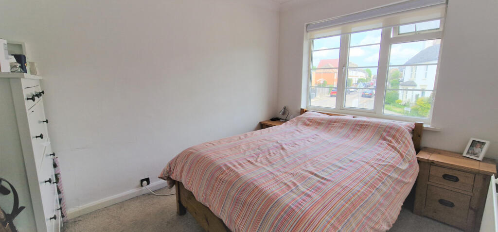 FRONT BEDROOM