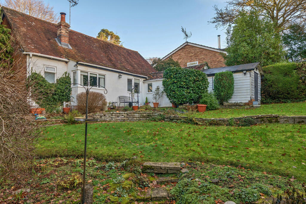 Sandrock Hill Road, Wrecclesham, Farnham, GU10