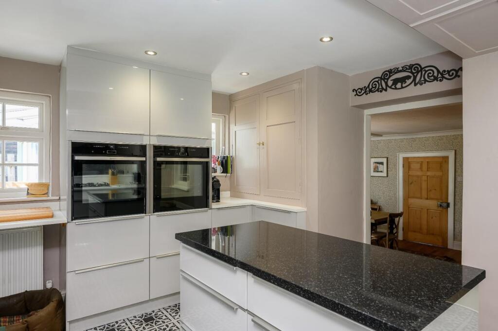 28 Whitewalls-25.jpg