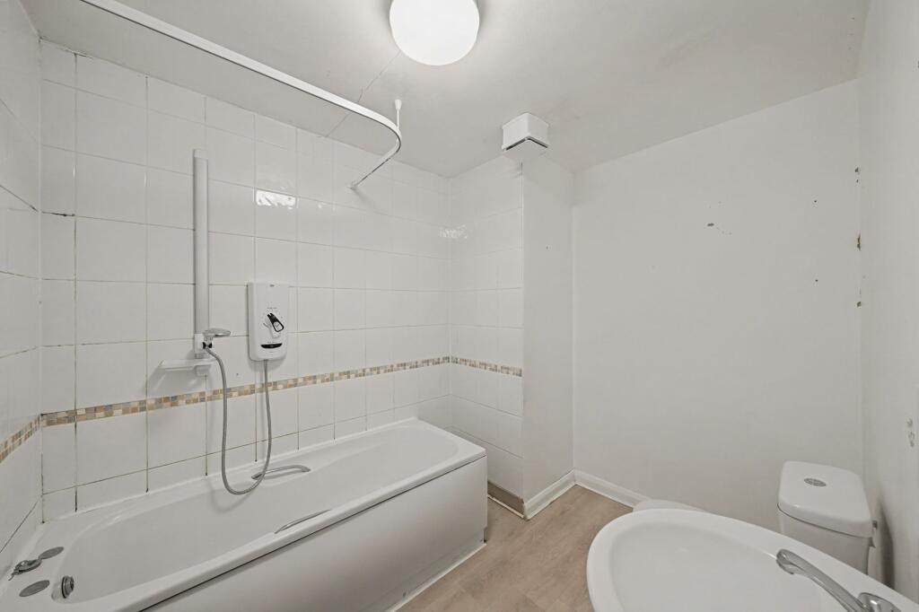 320 Spackmans Way, Slough, SL1 2SD