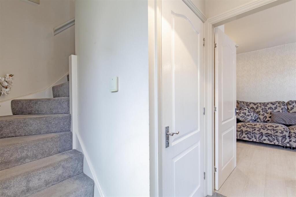 Entrance Hall-1.jpg