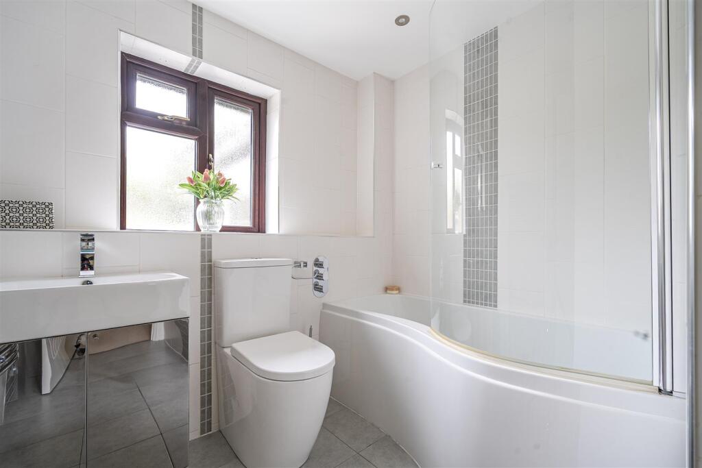 Oaktree Bathroom 25.jpg