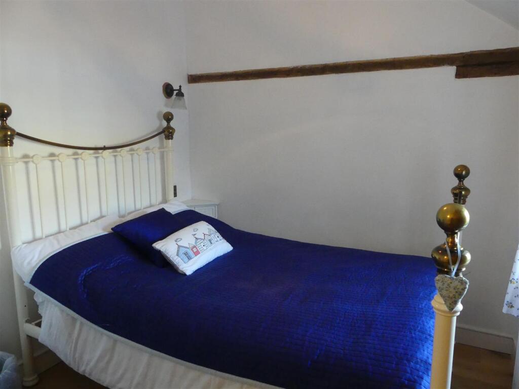 bed 2.JPG