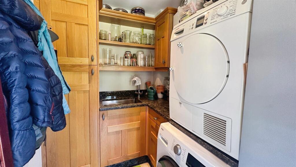 548968c3--4F91-B1E4-E8445CA3BA2F-40577-00000CE1337