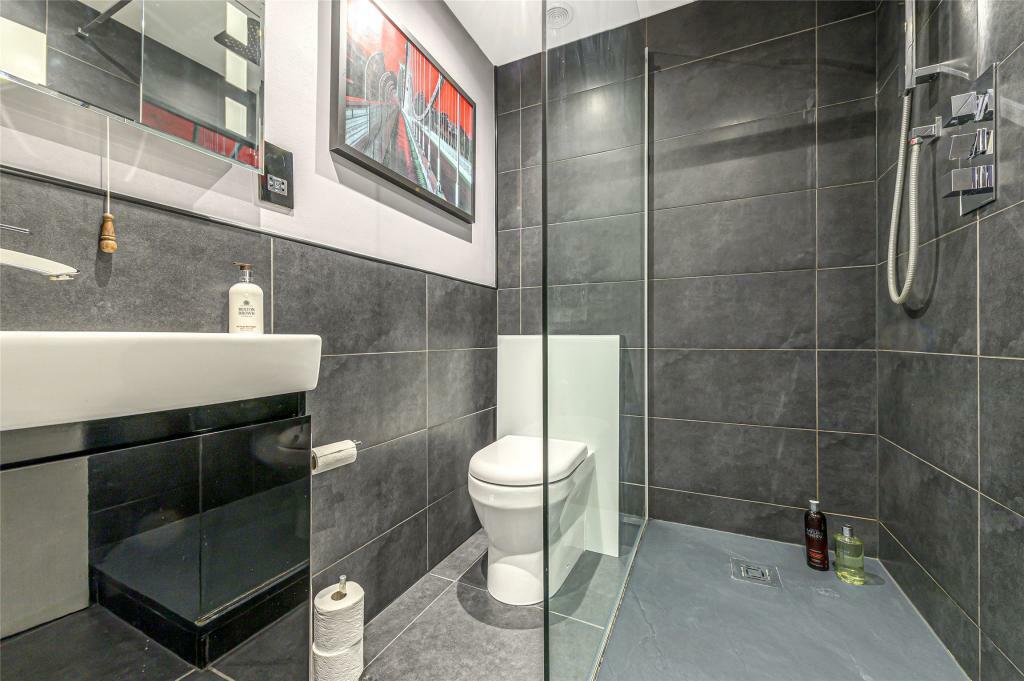 Ensuite.jpeg
