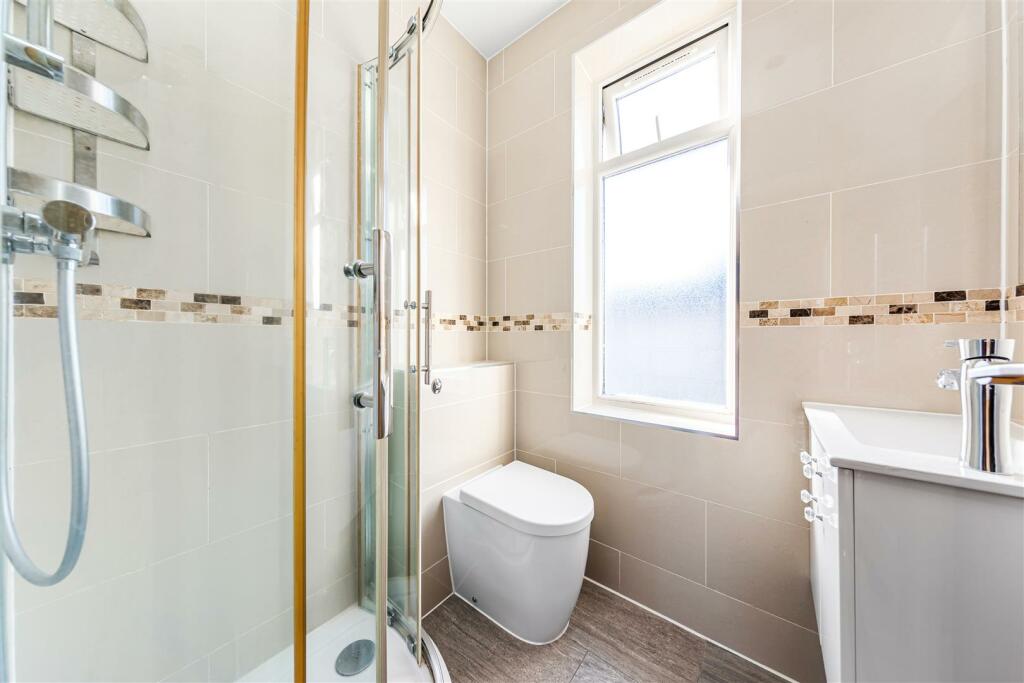 Shortlands Road, E10