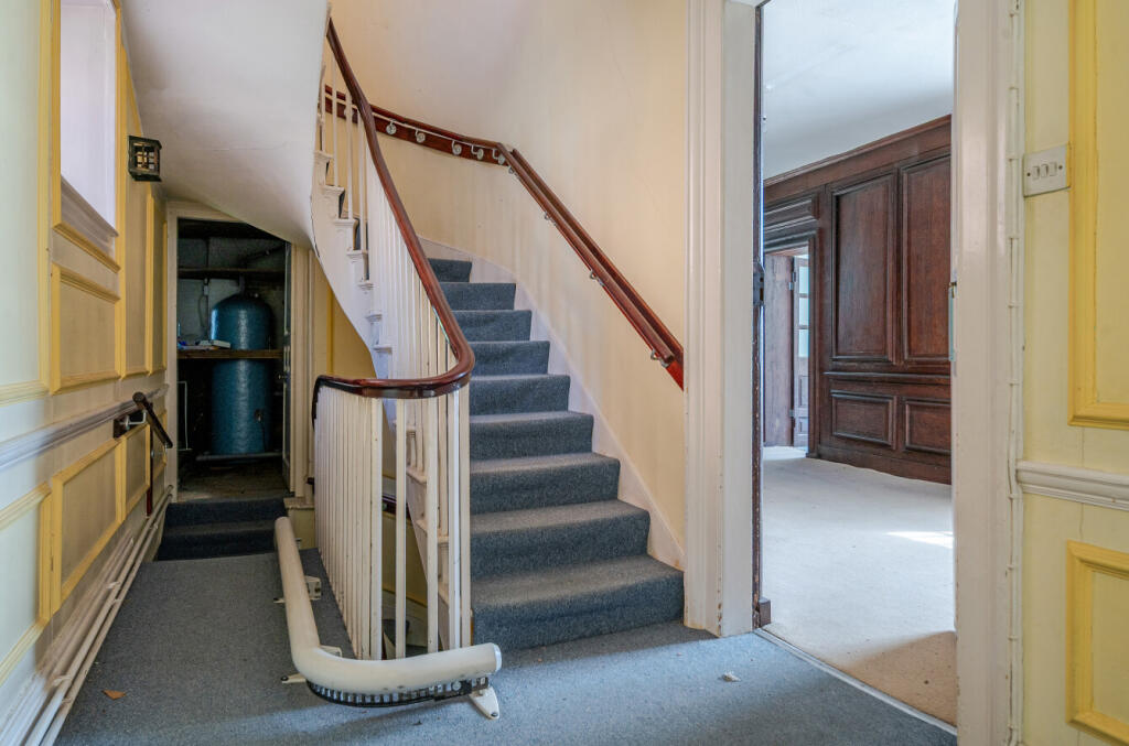 1318837-10-686e53...