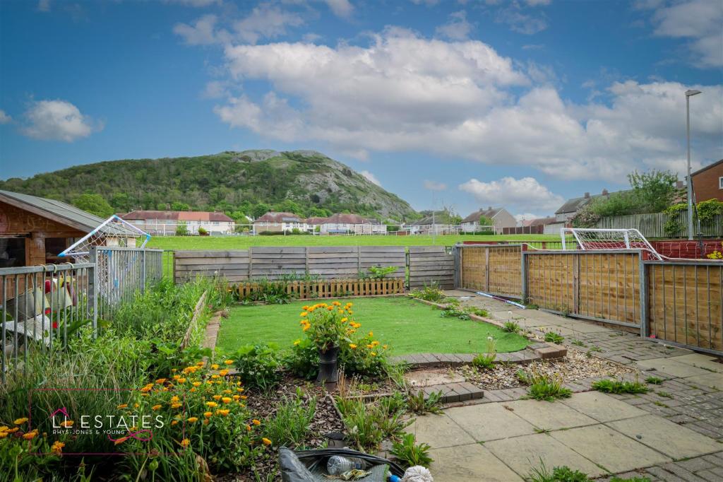 70 ffordd tynewydd-32.jpg