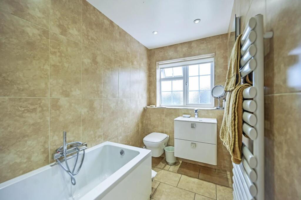 4 Church Close Ph91.jpg