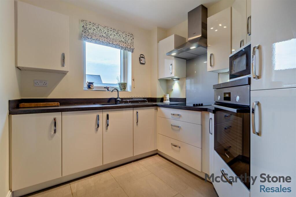 8633739-interior06-800.jpg