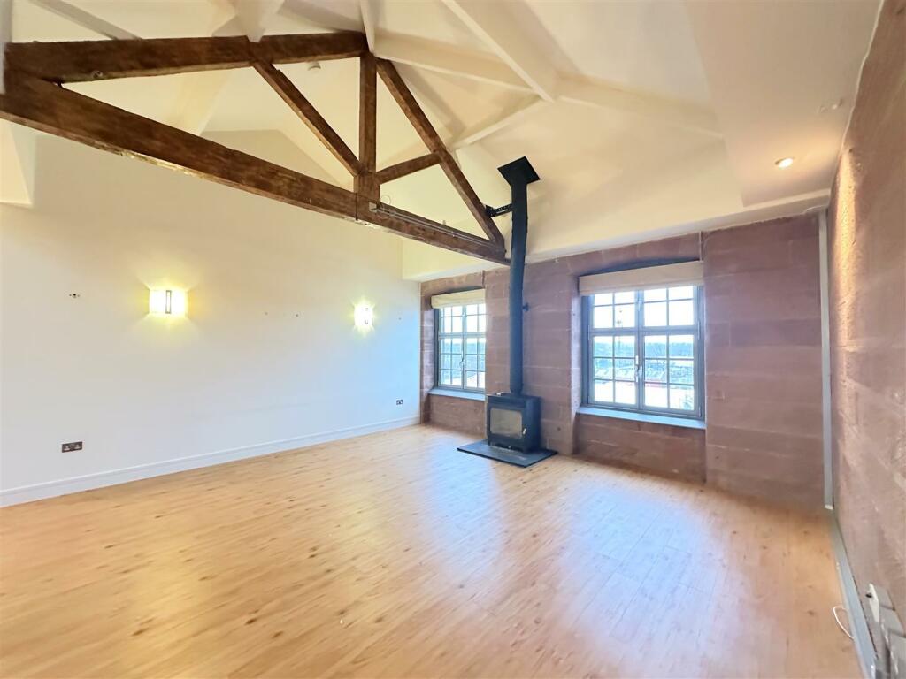 Lounge &amp; Family Area