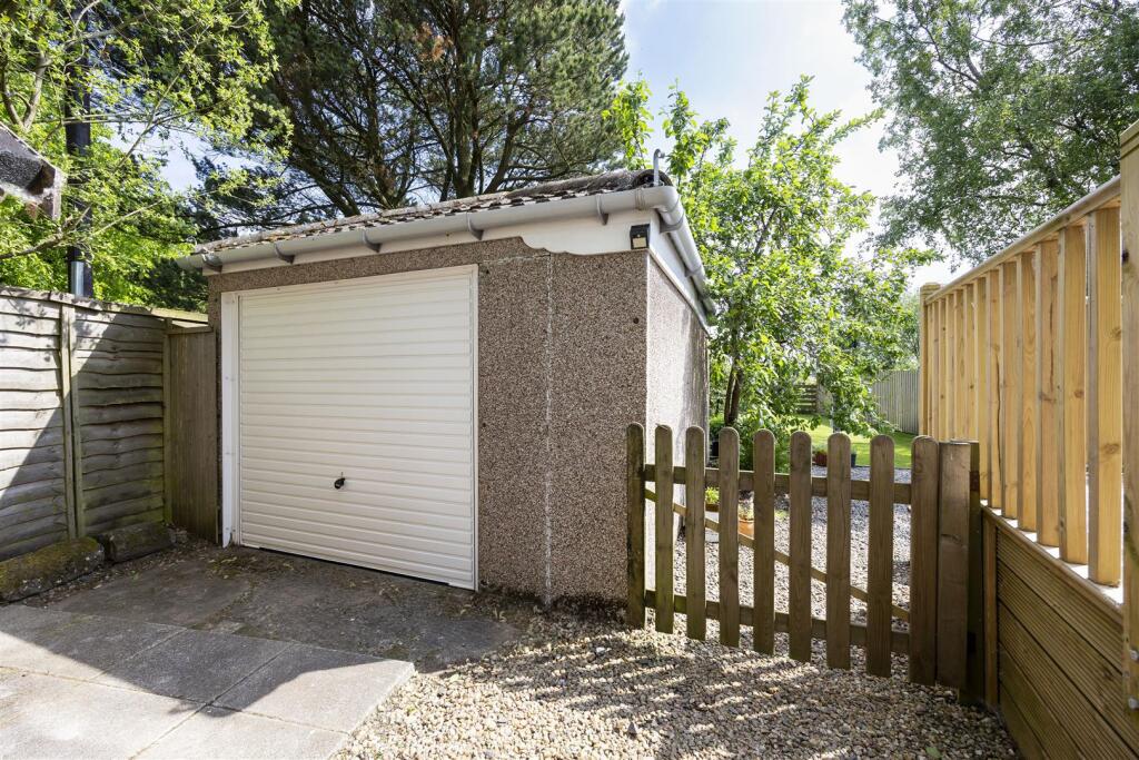 15_CRAWFORD_AVE_LENZIE_003.JPG