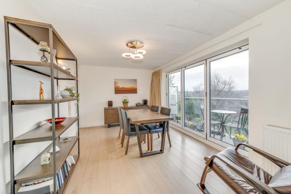 KITCHEN, DINING ROOM AND LOUNGE