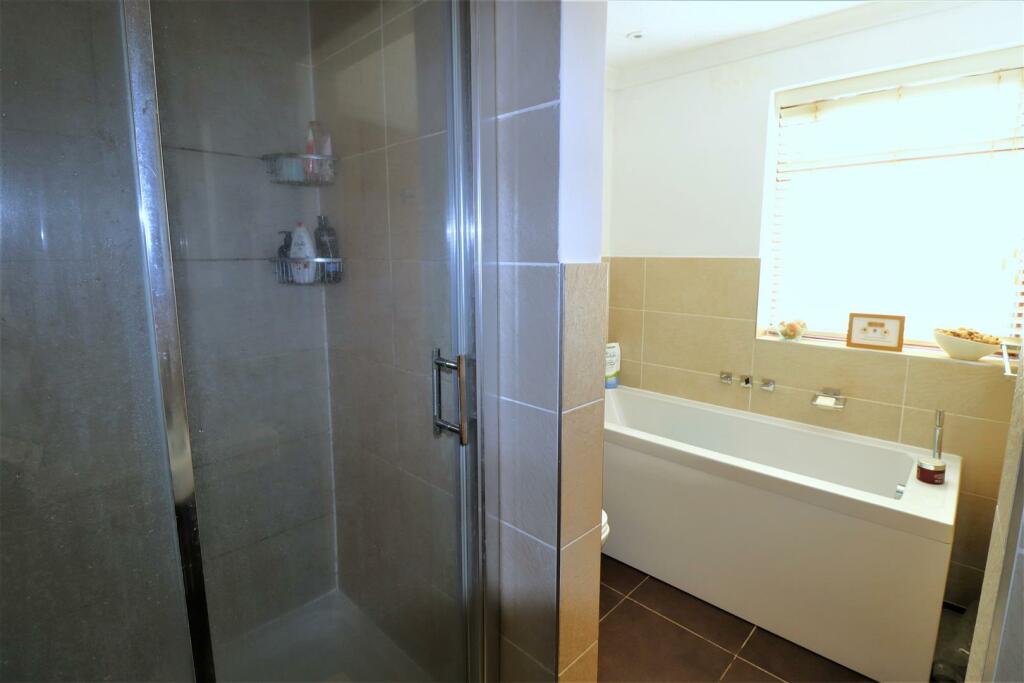 Bathroom (1).JPG