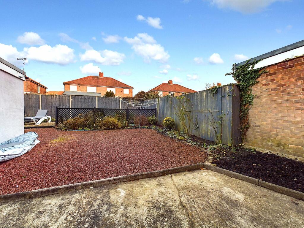 218 Shipton Road - Garden1