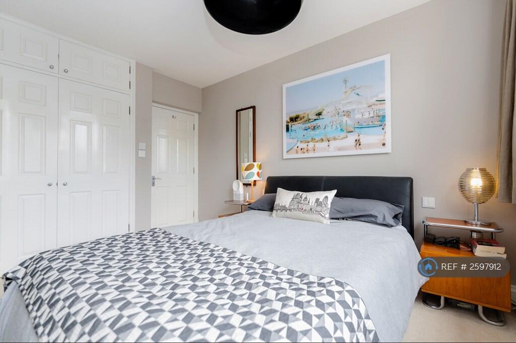 Master Bedroom With Built In Wardrobe