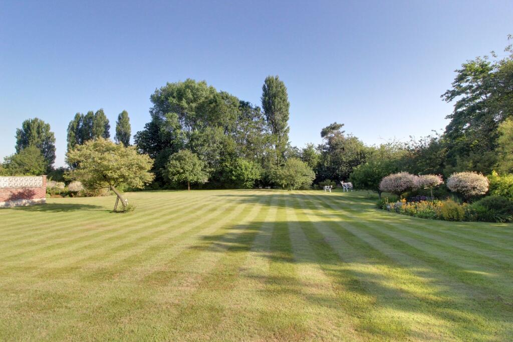 Frpnt Lawn