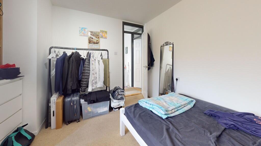 Bedroom 1- Angle ...