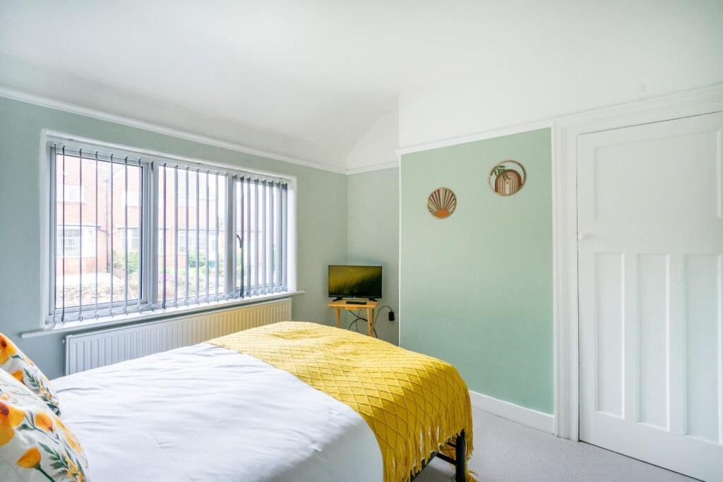 14 chestnut grove-11.jpg