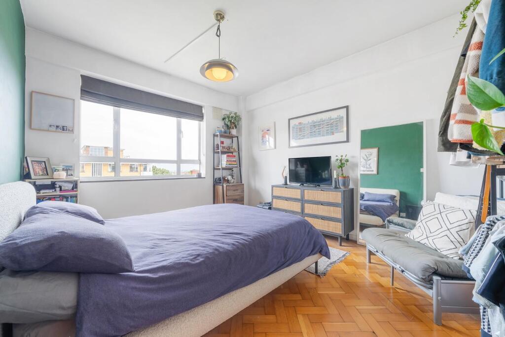 Bedroom 1.JPG