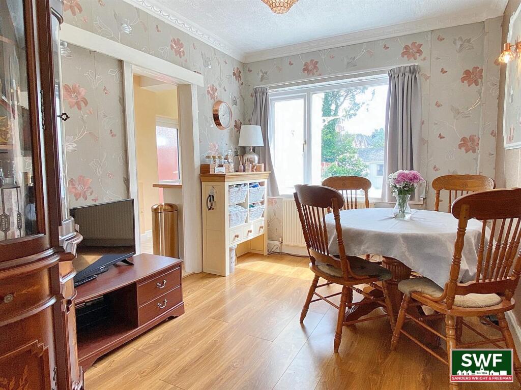 Dining room2.jpg