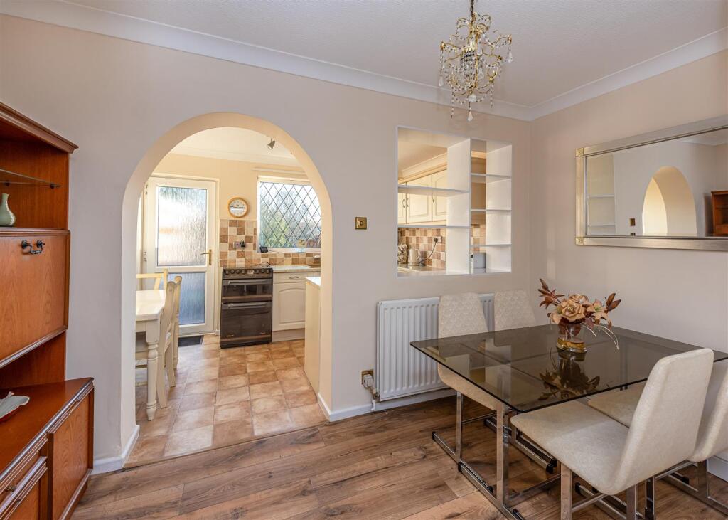 12 Kirkstone Crescent-dining.jpg