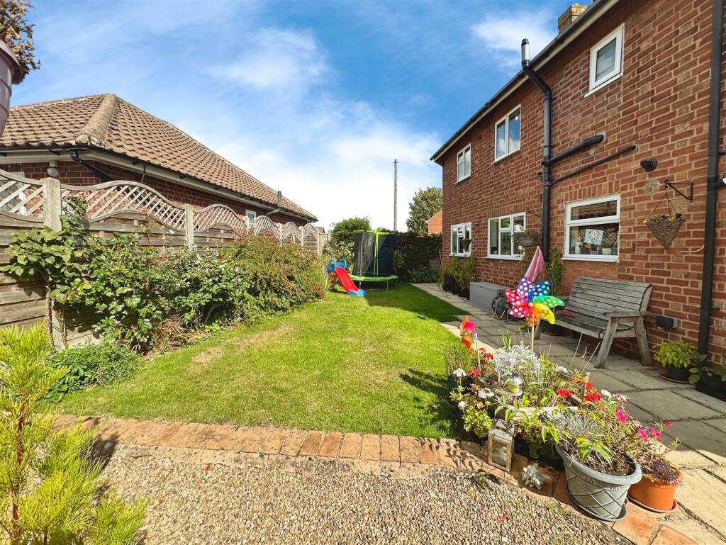 92c74b30--4776-8F86-01431DD82A35-25515-0000096E09D