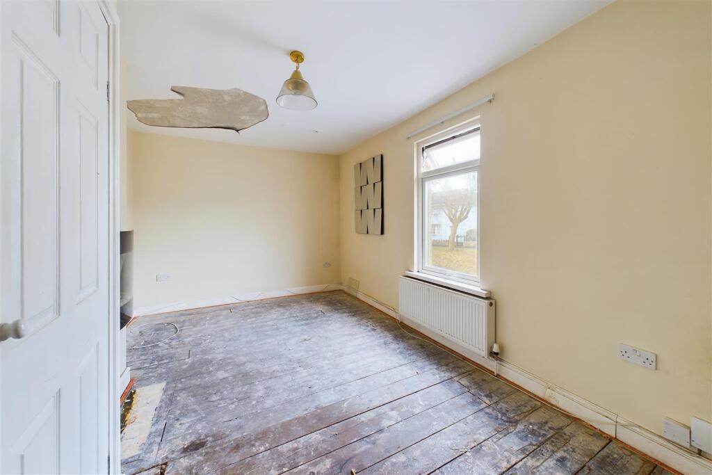 55 Lower High Street, Shirehampton, Bristol BS11 0