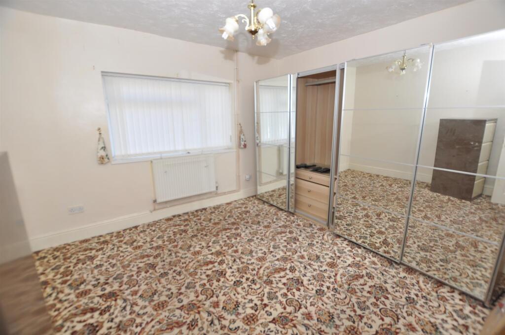 Rear Bedroom: