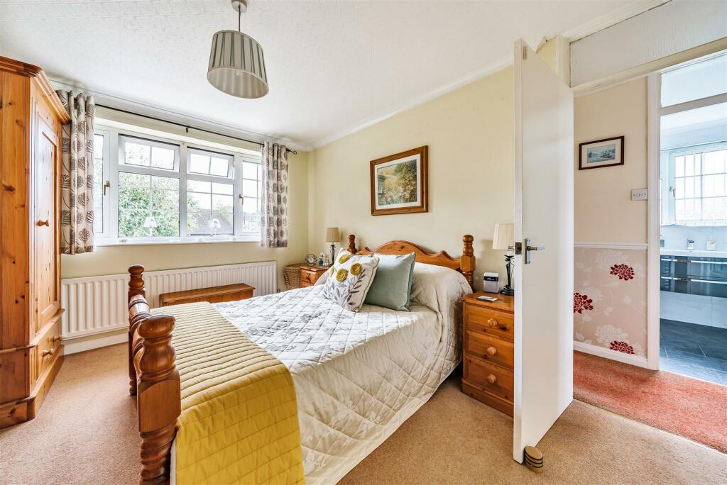 Bedroom (3).jpg