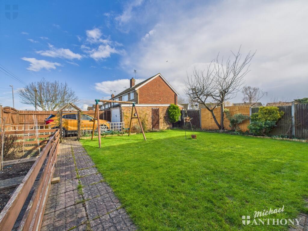 CAM03218G0-PR0546-STILL016