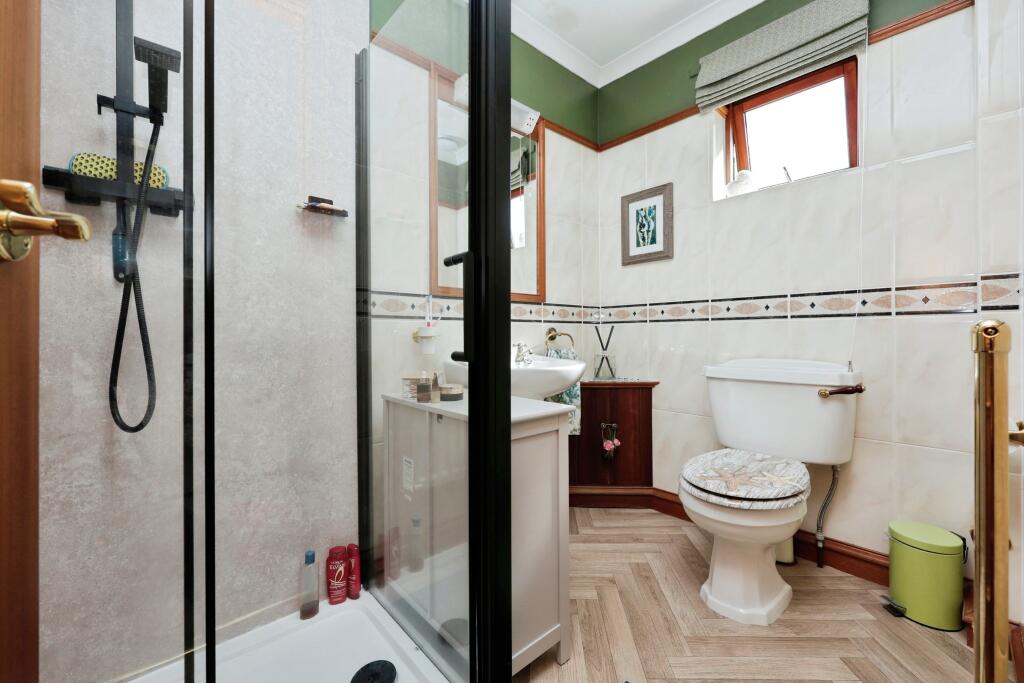 Master Ensuite