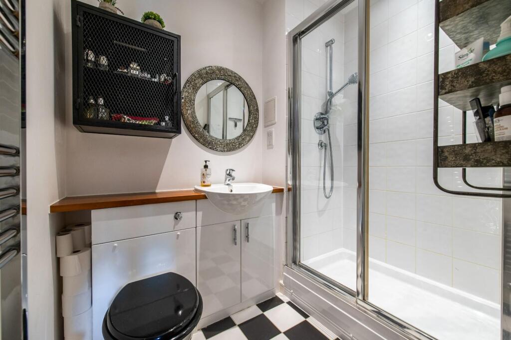 En-Suite Shower Room