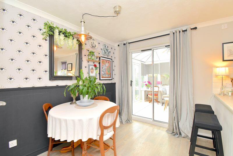 Kitchen/Breakfast Area