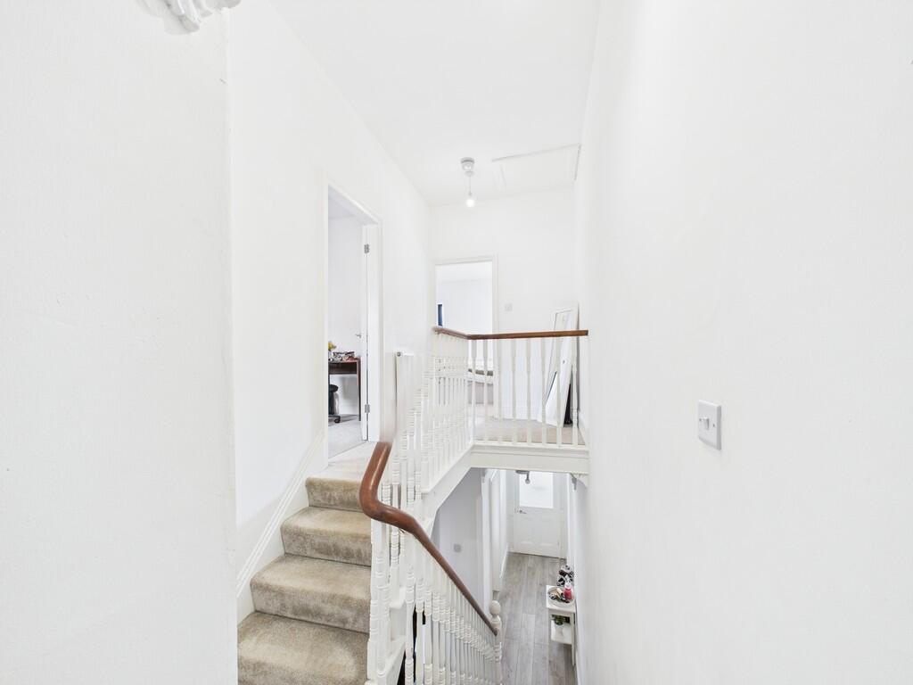 CAM01835G0-PR0185...