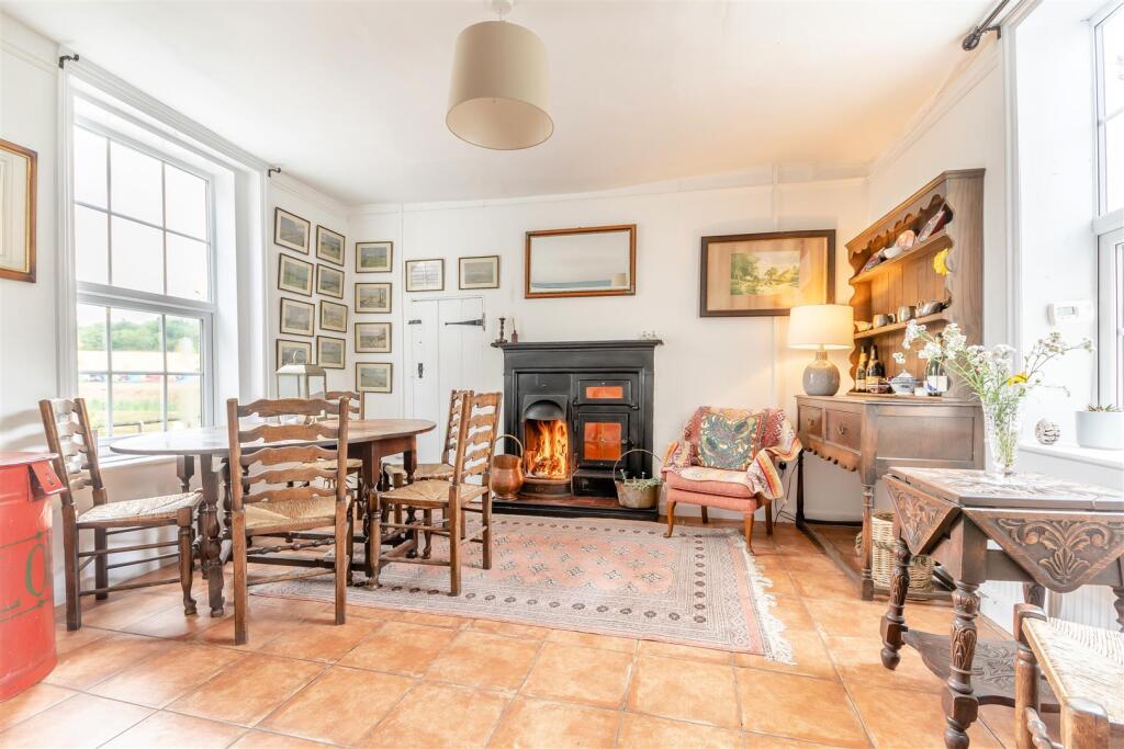 8656910-interior06.jpg