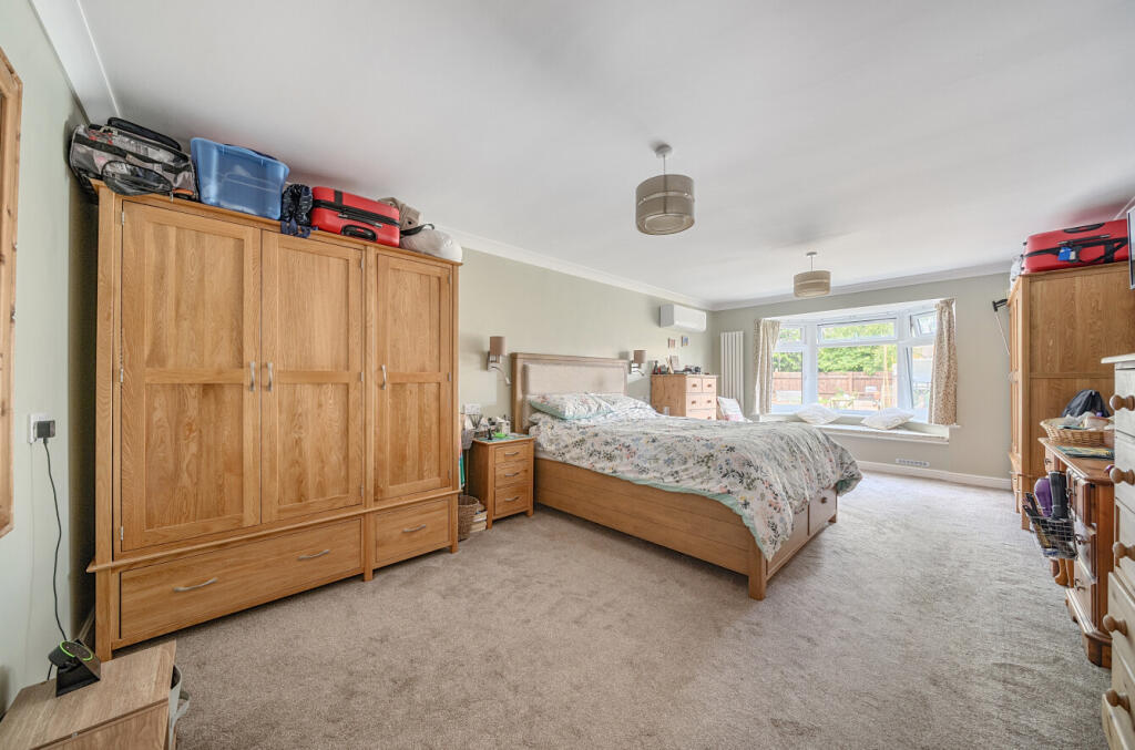 1304671-17-684080...