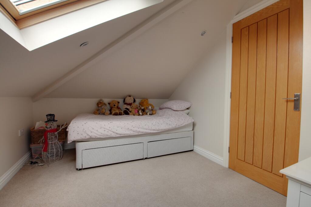 Bedroom 3 from another angle