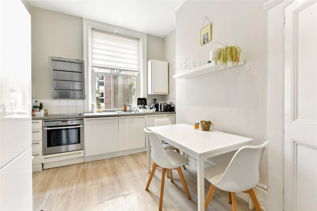 Kitchen (Upper M)