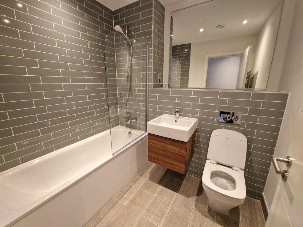Main Bathroom