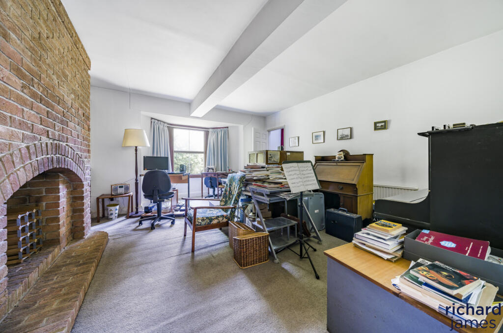 1353742f-46b1-4d6...