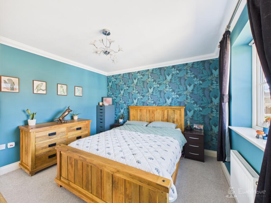 Principal Bedroom- Mark Stephens EweMove Newmarket