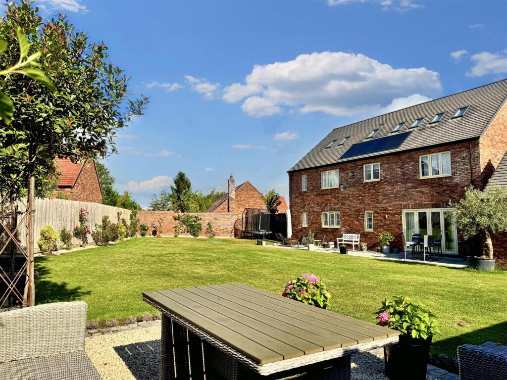 NEW GARDEN- THE LEYS.jpeg