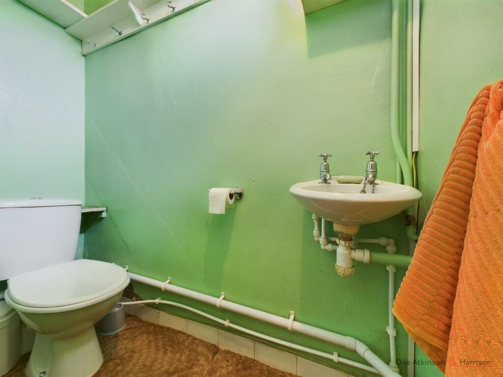 Cloakroom/WC