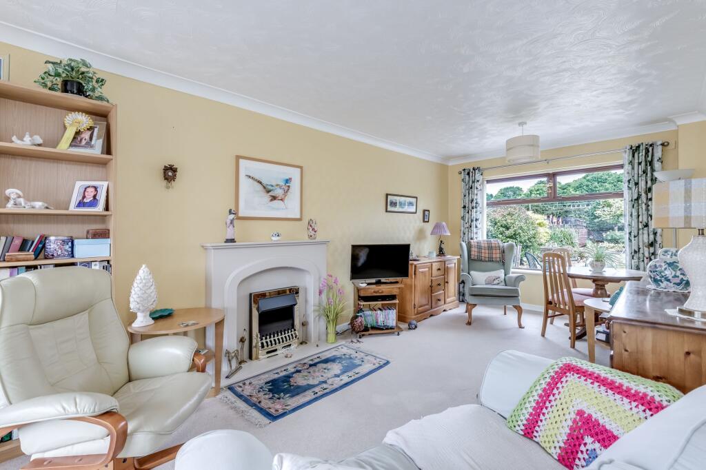 Sitting/Dining room